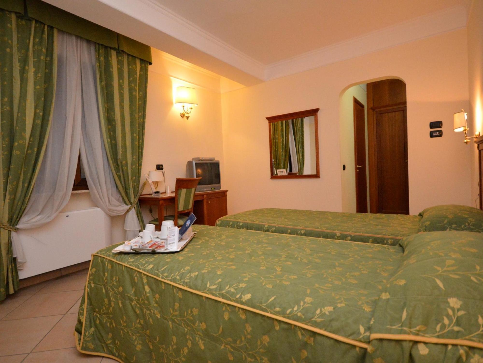 Hotel Residence Il Gabbiano Cirò Marina Extérieur photo