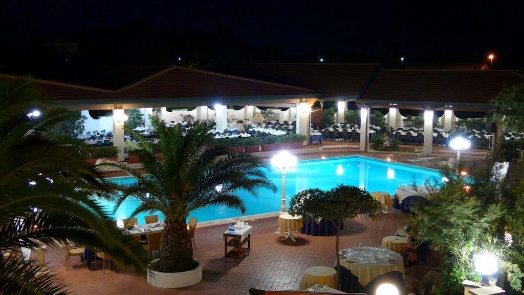 Hotel Residence Il Gabbiano Cirò Marina Extérieur photo