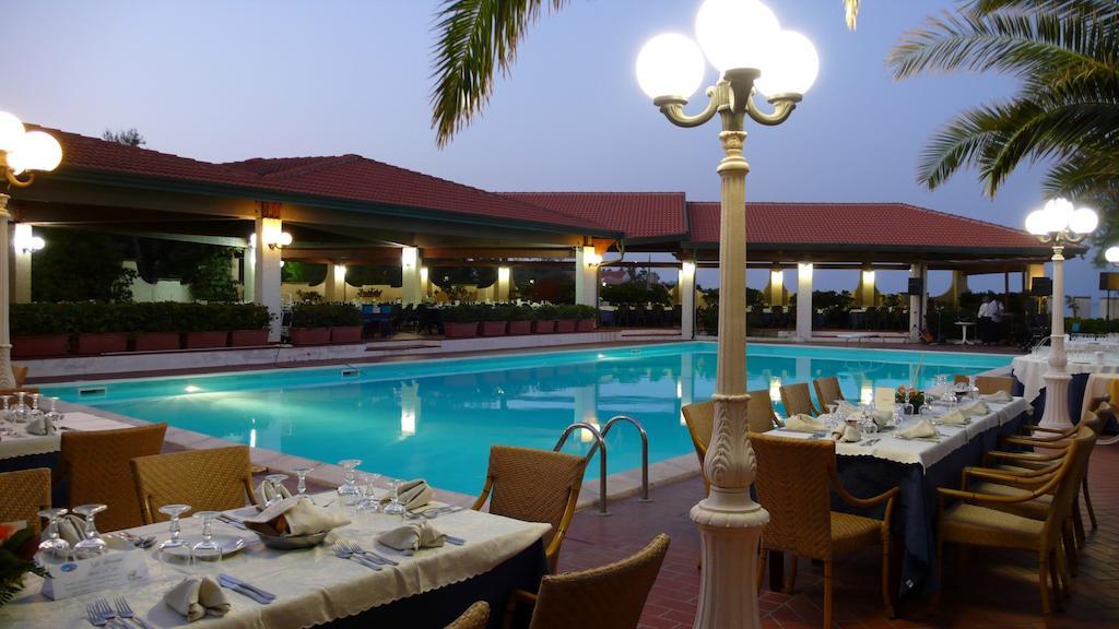 Hotel Residence Il Gabbiano Cirò Marina Extérieur photo