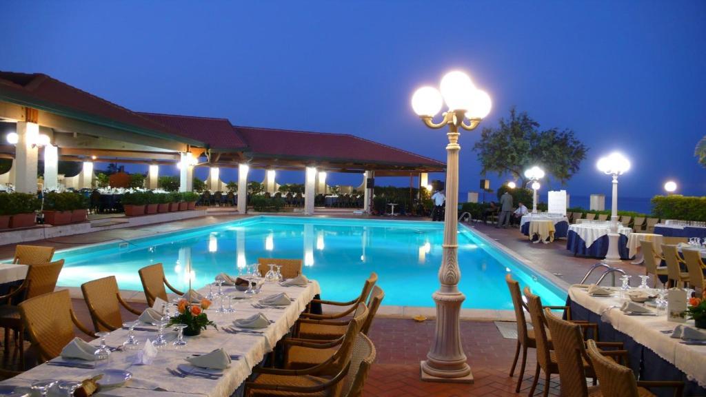 Hotel Residence Il Gabbiano Cirò Marina Extérieur photo