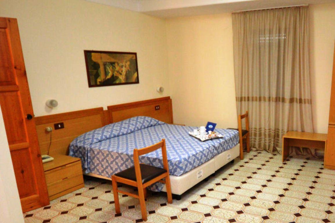 Hotel Residence Il Gabbiano Cirò Marina Chambre photo