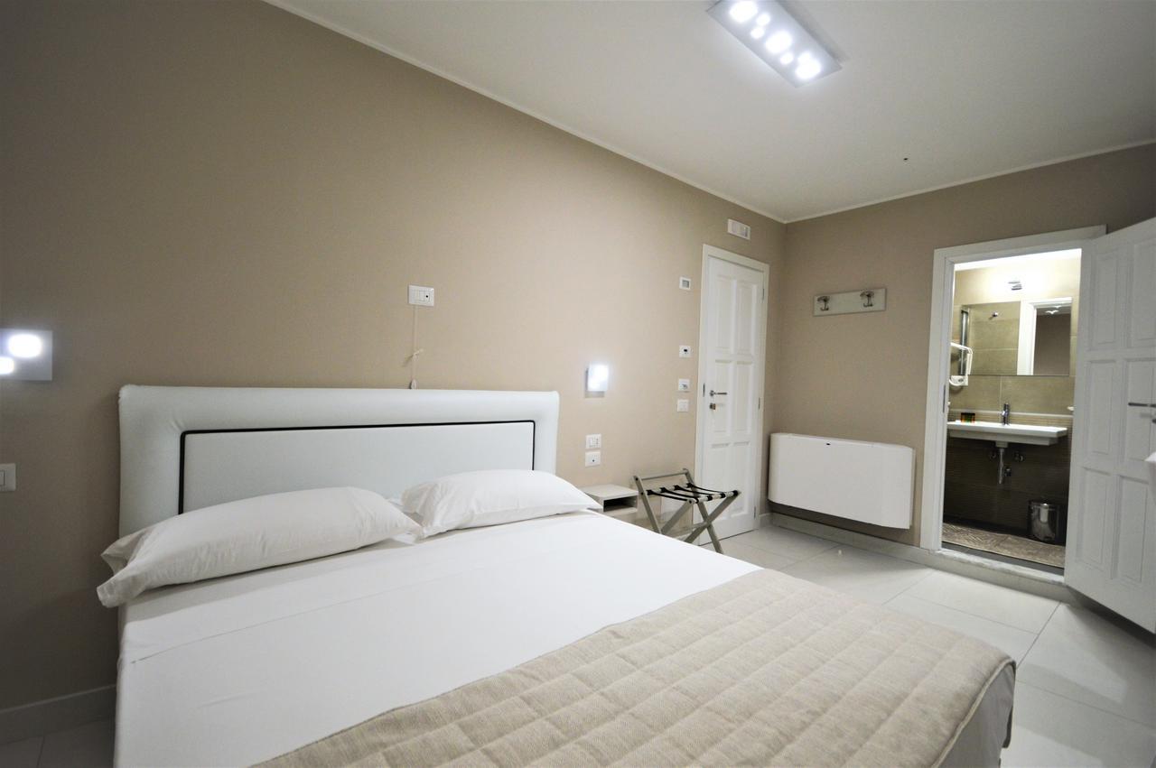 Hotel Residence Il Gabbiano Cirò Marina Extérieur photo